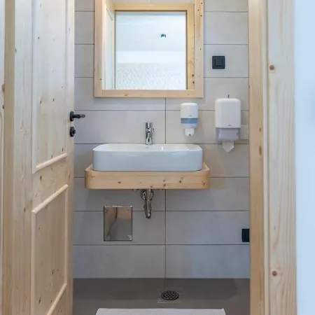 Planinska Koca Na Uskovnici * Srednja Vas v Bohinju