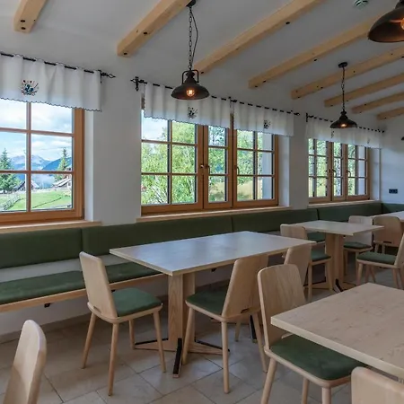 Guest house Planinska Koca Na Uskovnici Srednja Vas v Bohinju