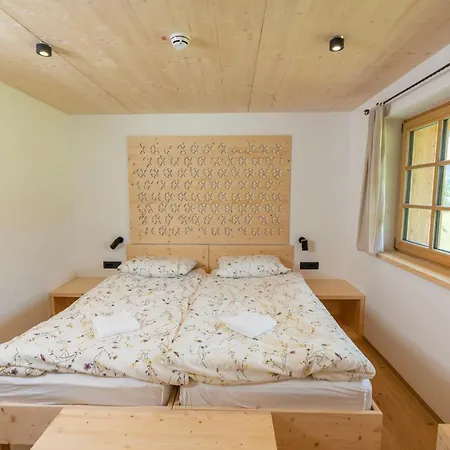 Planinska Koca Na Uskovnici Casa de hóspedes *