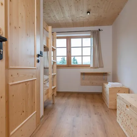 Planinska Koca Na Uskovnici *