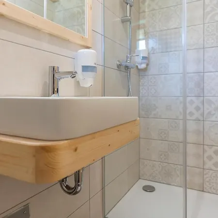 Planinska Koca Na Uskovnici Srednja Vas v Bohinju