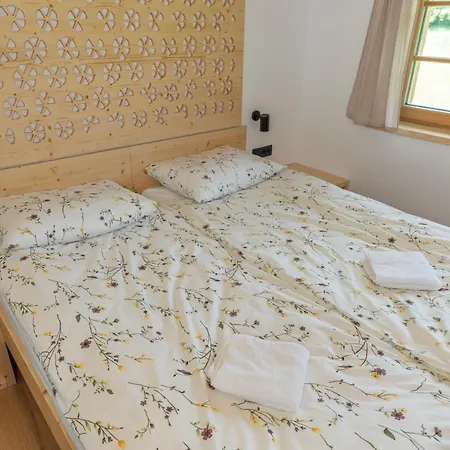 Planinska Koca Na Uskovnici Guest house