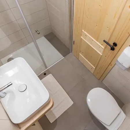 Planinska Koca Na Uskovnici * Srednja Vas v Bohinju