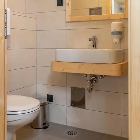 Pensión Planinska Koca Na Uskovnici *