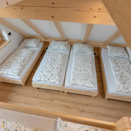 Planinska Koca Na Uskovnici