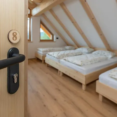 Planinska Koca Na Uskovnici Guest house
