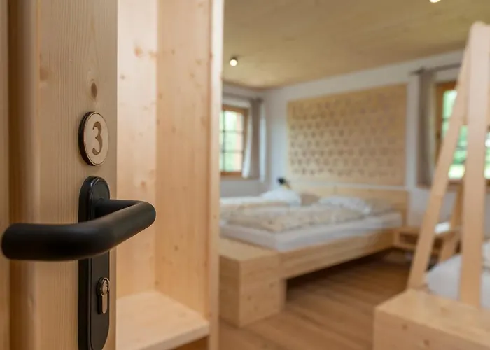 Guest house Planinska Koca Na Uskovnici *