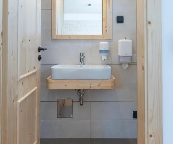 Planinska Koca Na Uskovnici * Srednja Vas v Bohinju