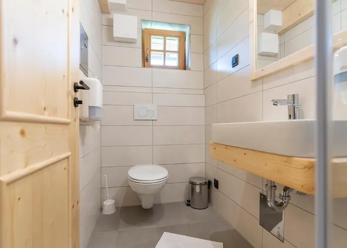 Planinska Koca Na Uskovnici