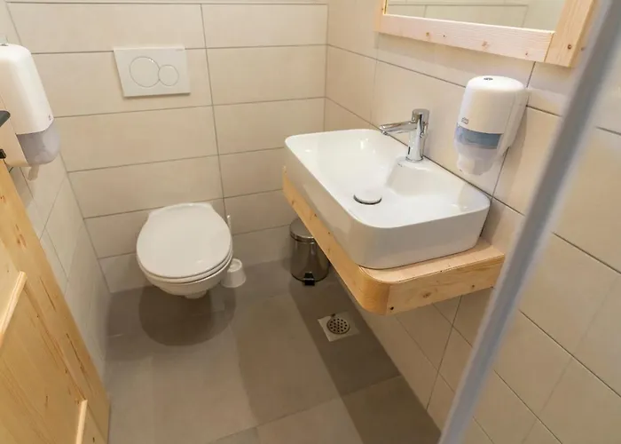 Planinska Koca Na Uskovnici Gasthuis Srednja Vas v Bohinju