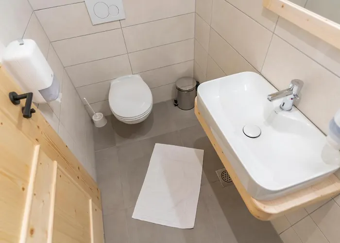 Planinska Koca Na Uskovnici