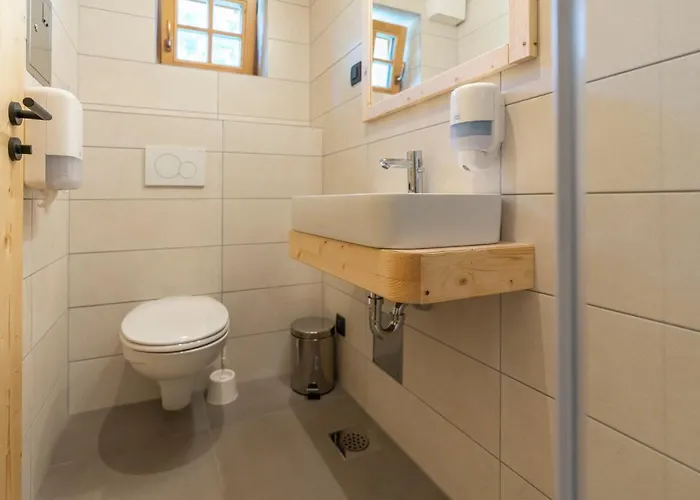 Planinska Koca Na Uskovnici Gasthuis *