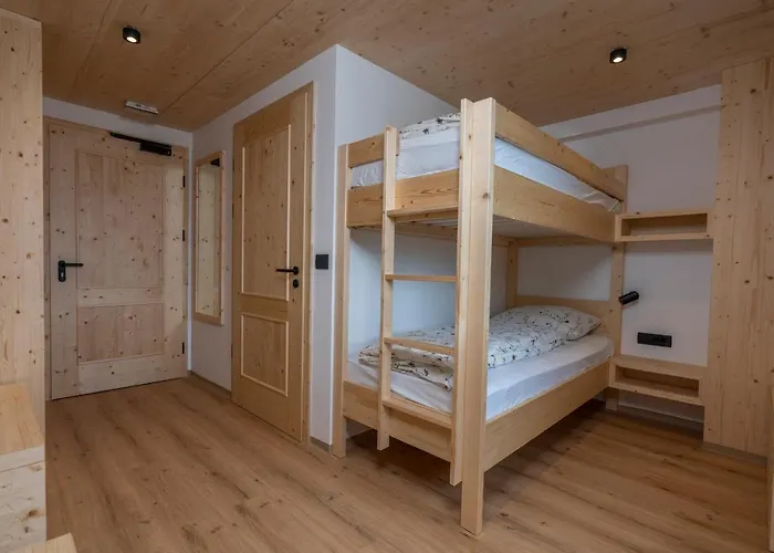 Planinska Koca Na Uskovnici *