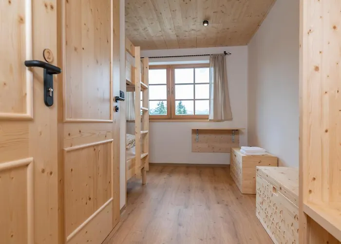 Planinska Koca Na Uskovnici *