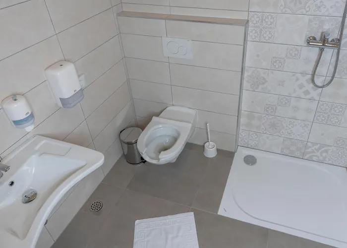 Planinska Koca Na Uskovnici Gasthuis Srednja Vas v Bohinju