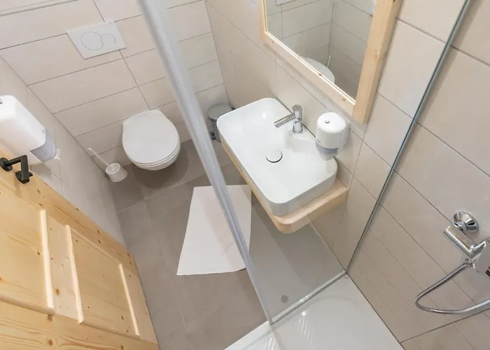 Guest house Planinska Koca Na Uskovnici