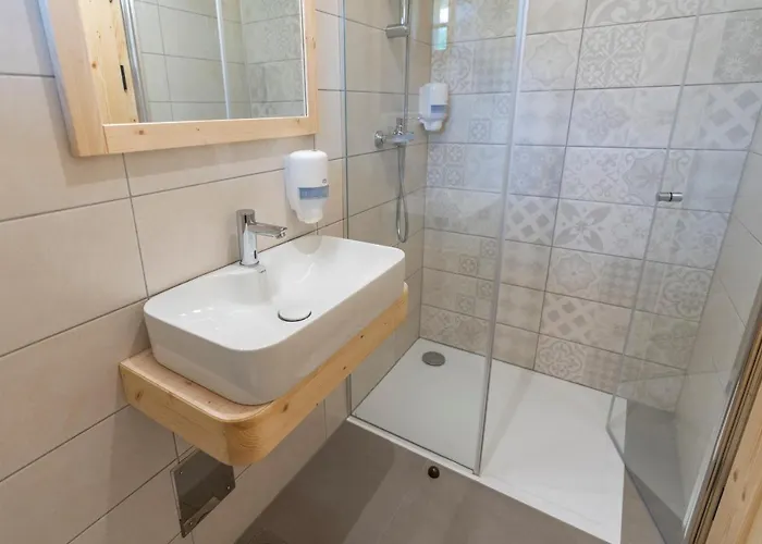 Planinska Koca Na Uskovnici