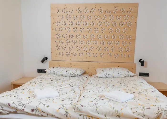 Guest house Planinska Koca Na Uskovnici *