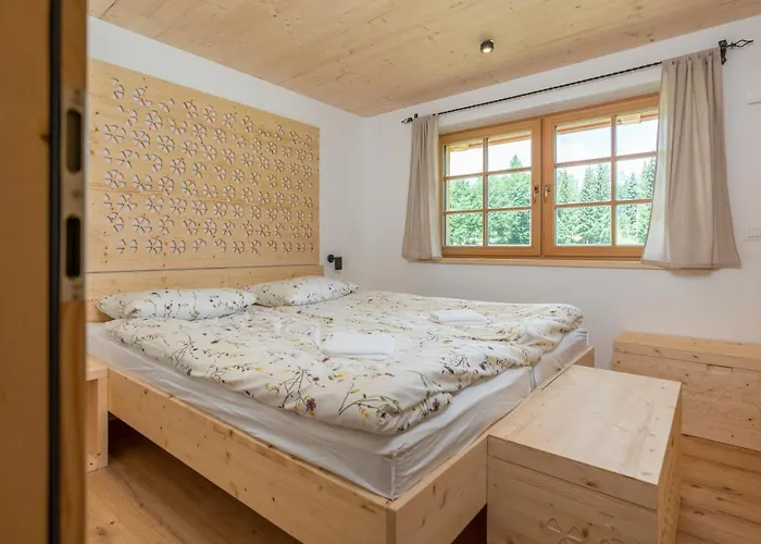 Planinska Koca Na Uskovnici * Srednja Vas v Bohinju