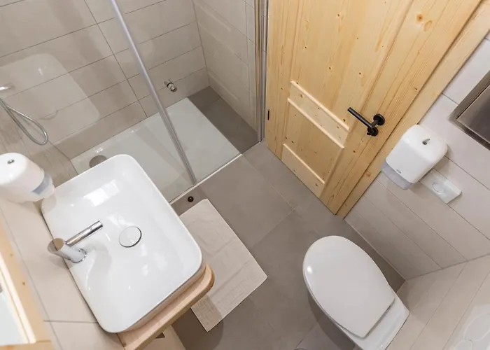 Planinska Koca Na Uskovnici * Srednja Vas v Bohinju