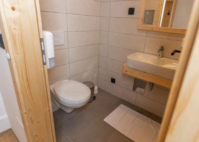 Planinska Koca Na Uskovnici Guest house *