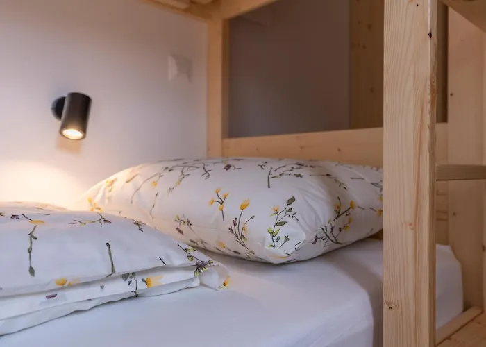 Guest house Planinska Koca Na Uskovnici *