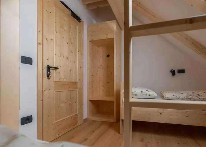 Planinska Koca Na Uskovnici